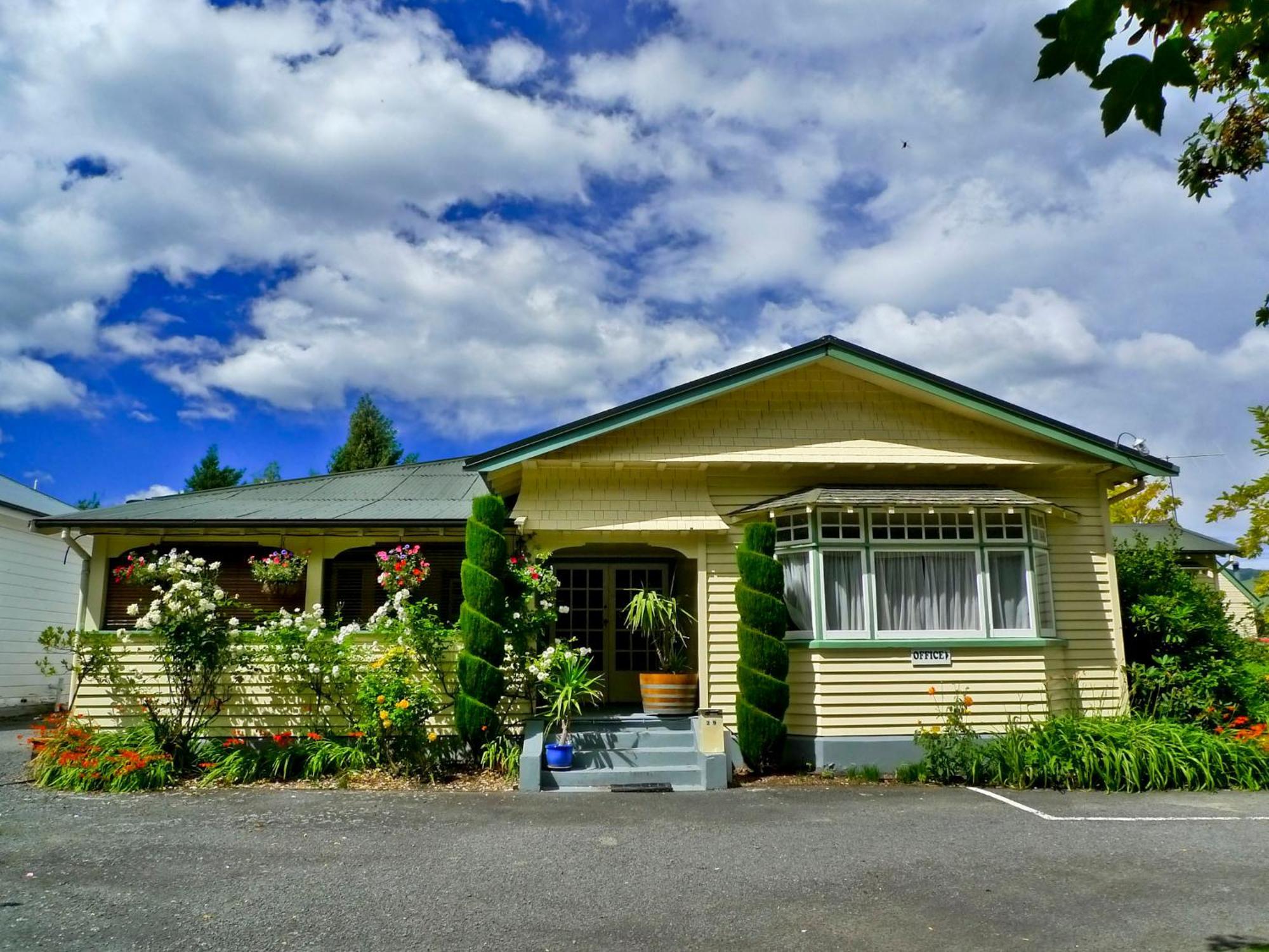 Glenalvon Lodge Motel Hanmer Springs Exterior photo